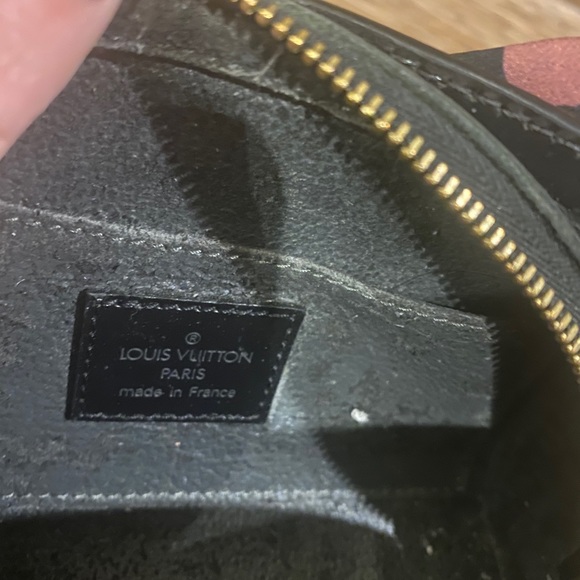 Authentic lv Crossbody ❌SOLD❌ - Picture 4 of 13
